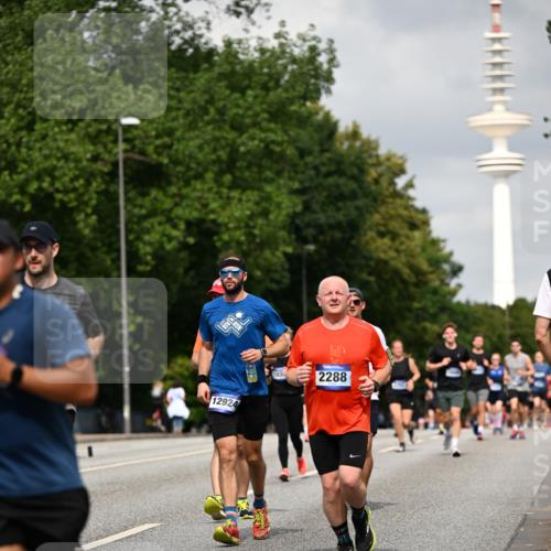 29.06.2025 - hella hamburg halbmarathon Dr. Thomas Lammeyer http://msf.ph/oto/8172768 29.06.2025 10:09:52 Kennedybrücke 1229, 1842, 2288, 3461, 4014, 4220, 4782, 4868, 5073, 5762, 7138, 7302, 8049, 8727, 8894, 9339, 9361, 9477, 9736, 9737, 9738, 9917, 10343, 10791, 10998 meine-sportfotos.de