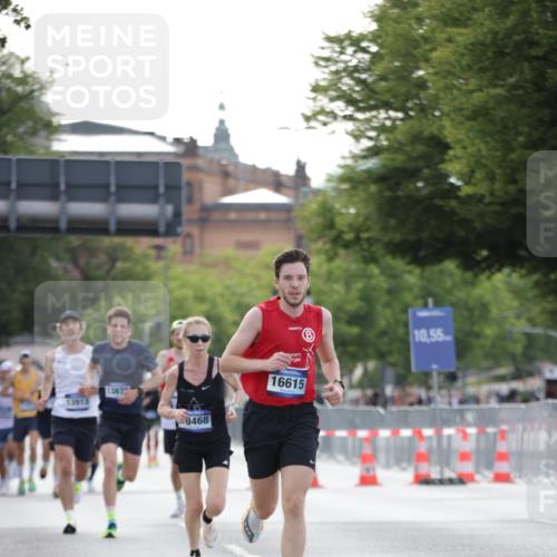 29.06.2025 - hella hamburg halbmarathon Jannik Wohlers http://msf.ph/oto/8172794 29.06.2025 09:42:05 Lombardsbrücke 2618, 10468, 14113, 15253, 16615, 18569 meine-sportfotos.de
