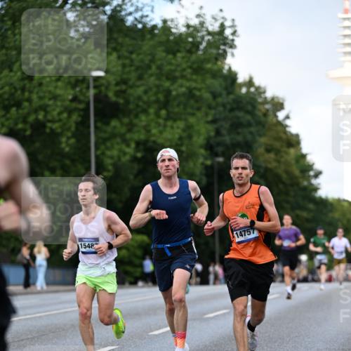 29.06.2025 - hella hamburg halbmarathon Dr. Thomas Lammeyer http://msf.ph/oto/8172828 29.06.2025 09:46:25 Kennedybrücke 1271, 7380, 9097, 9385, 9565, 9767, 10867 meine-sportfotos.de