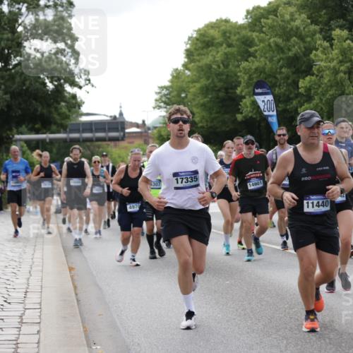 29.06.2025 - hella hamburg halbmarathon Jannik Wohlers http://msf.ph/oto/8172894 29.06.2025 10:21:53 Lombardsbrücke 1003, 1187, 1419, 1598, 2009, 2022, 2063, 2351, 2514, 3050, 3108, 3172, 3458, 3910, 3946, 4113, 4114, 4131, 4366, 4556, 4559, 4829, 4970, 5079, 5838, 6030, 6048, 6049, 6303, 6307, 6347, 6820, 6977, 7794, 8511, 8855, 8884, 8954, 9204, 9516, 10088, 10241, 10917, 11046, 11440, 12933, 13255, 13820, 14053, 14079, 14240, 14314, 14333, 14442, 14901, 14903, 14980, 15114, 15129, 15660, 16154, 16920, 17556, 17696, 18172, 18661, 19154 meine-sportfotos.de