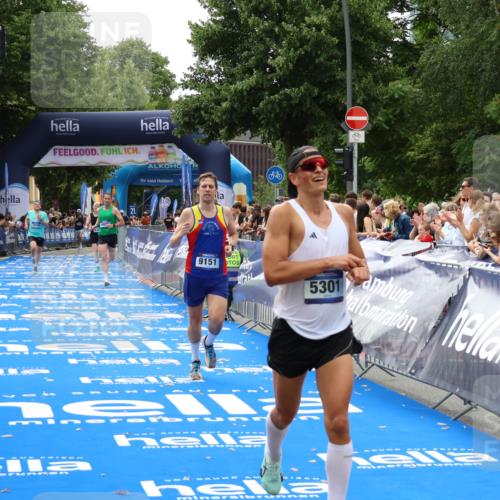 29.06.2025 - hella hamburg halbmarathon Zöllner http://msf.ph/oto/8172913 29.06.2025 10:23:49 Ziel 5301, 6699, 9151, 9447, 10780 meine-sportfotos.de