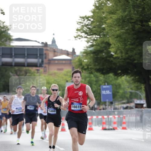 29.06.2025 - hella hamburg halbmarathon Jannik Wohlers http://msf.ph/oto/8172963 29.06.2025 09:42:05 Lombardsbrücke 2618, 10468, 14113, 15253, 16615, 18569 meine-sportfotos.de