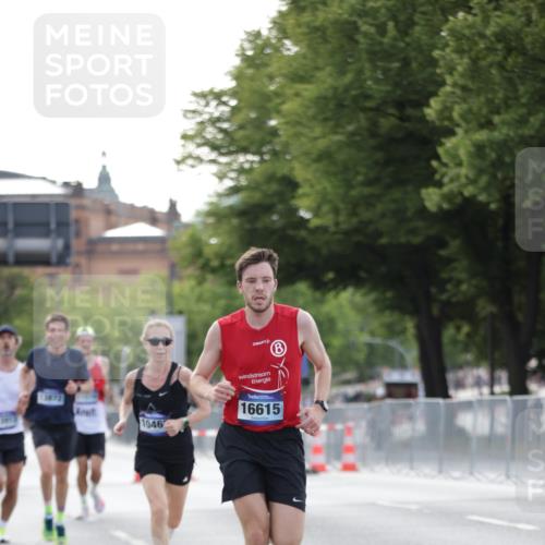 29.06.2025 - hella hamburg halbmarathon Jannik Wohlers http://msf.ph/oto/8173036 29.06.2025 09:42:06 Lombardsbrücke 2618, 10468, 13872, 13913, 14113, 15253, 16615, 18569 meine-sportfotos.de