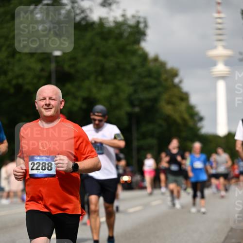 29.06.2025 - hella hamburg halbmarathon Dr. Thomas Lammeyer http://msf.ph/oto/8173064 29.06.2025 10:09:55 Kennedybrücke 1229, 1842, 2288, 3461, 4782, 4868, 5073, 5762, 7138, 7302, 8049, 8727, 8894, 8909, 9339, 9361, 9477, 9736, 9737, 9738, 9917, 10343, 10791, 10998 meine-sportfotos.de