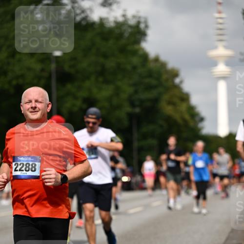 29.06.2025 - hella hamburg halbmarathon Dr. Thomas Lammeyer http://msf.ph/oto/8173075 29.06.2025 10:09:55 Kennedybrücke 1229, 1842, 2288, 3461, 4782, 4868, 5073, 5762, 7138, 7302, 8049, 8727, 8894, 8909, 9339, 9361, 9477, 9736, 9737, 9738, 9917, 10343, 10791, 10998 meine-sportfotos.de