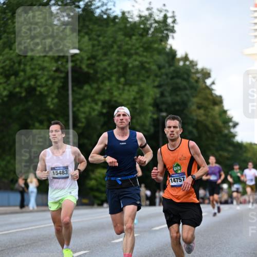 29.06.2025 - hella hamburg halbmarathon Dr. Thomas Lammeyer http://msf.ph/oto/8173103 29.06.2025 09:46:25 Kennedybrücke 1271, 7380, 9097, 9385, 9565, 9767, 10867 meine-sportfotos.de