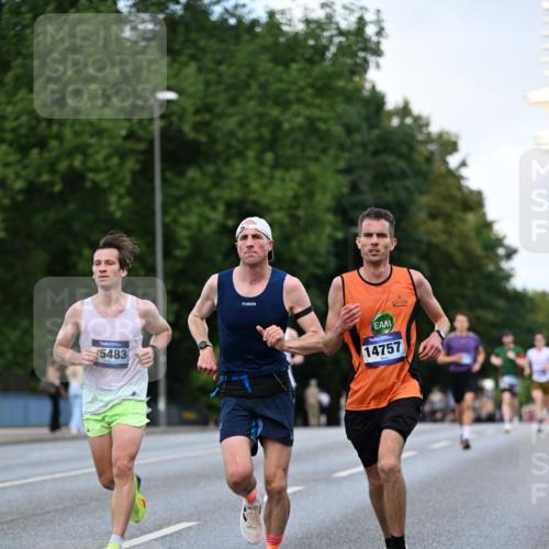 29.06.2025 - hella hamburg halbmarathon Dr. Thomas Lammeyer http://msf.ph/oto/8173125 29.06.2025 09:46:25 Kennedybrücke 1271, 7380, 9097, 9385, 9565, 9767, 10867 meine-sportfotos.de
