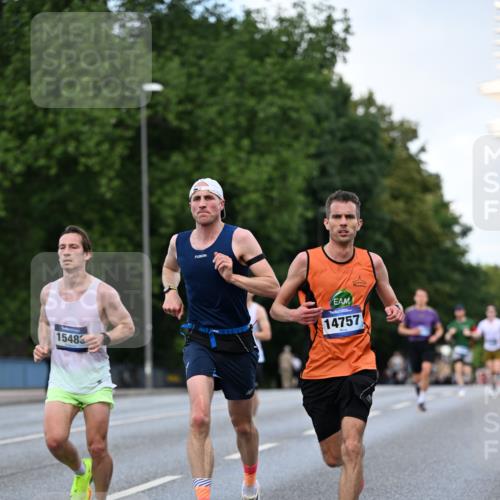 29.06.2025 - hella hamburg halbmarathon Dr. Thomas Lammeyer http://msf.ph/oto/8173151 29.06.2025 09:46:26 Kennedybrücke 1271, 6090, 7380, 9097, 9565, 9767, 10867 meine-sportfotos.de