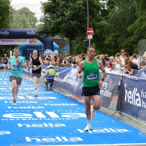 29.06.2025 - hella hamburg halbmarathon Zöllner http://msf.ph/oto/8173173 29.06.2025 10:23:54 Ziel 6699, 7963, 9447, 10780, 12360 meine-sportfotos.de