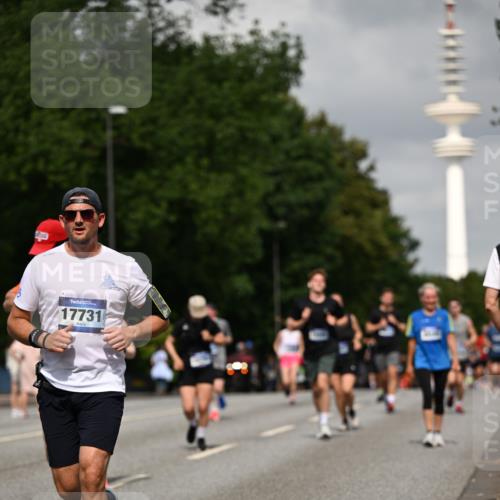 29.06.2025 - hella hamburg halbmarathon Dr. Thomas Lammeyer http://msf.ph/oto/8173232 29.06.2025 10:09:56 Kennedybrücke 1229, 1842, 2288, 3461, 4782, 4868, 5762, 7138, 7302, 8049, 8727, 8894, 8909, 9339, 9477, 9736, 9737, 9738, 9917, 10343, 10791, 10998 meine-sportfotos.de