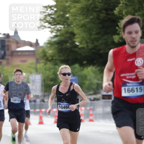 29.06.2025 - hella hamburg halbmarathon Jannik Wohlers http://msf.ph/oto/8173260 29.06.2025 09:42:07 Lombardsbrücke 2618, 10468, 11078, 13872, 13913, 14113, 15253, 16615, 18569 meine-sportfotos.de