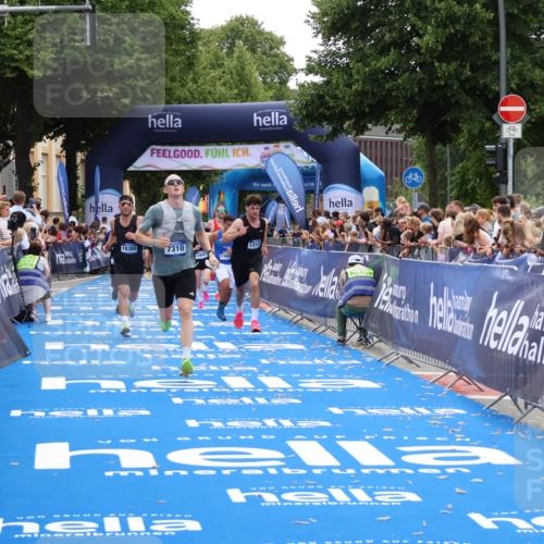 29.06.2025 - hella hamburg halbmarathon Zöllner http://msf.ph/oto/8173271 29.06.2025 10:36:57 Ziel 3959, 5307, 7310, 11620, 13141, 14691, 15939, 18384 meine-sportfotos.de
