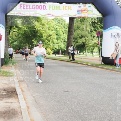 29.06.2025 - hella hamburg halbmarathon MichiJ http://msf.ph/oto/8173343 29.06.2025 10:15:37 Zwischen KM18-KM19 1271, 11994, 17003 meine-sportfotos.de