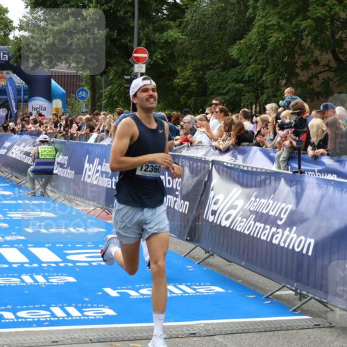 29.06.2025 - hella hamburg halbmarathon Zöllner http://msf.ph/oto/8173346 29.06.2025 10:24:00 Ziel 7963, 11194, 12360, 13440, 14753 meine-sportfotos.de