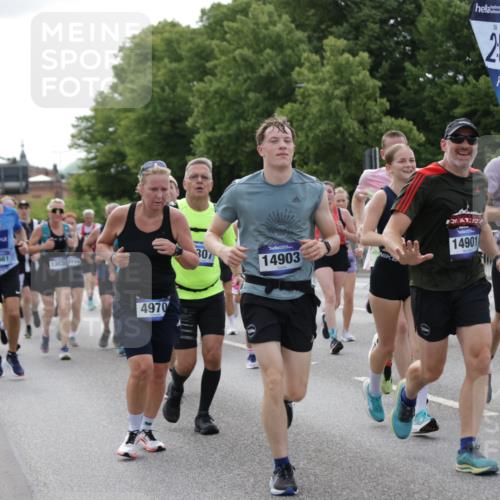 29.06.2025 - hella hamburg halbmarathon Jannik Wohlers http://msf.ph/oto/8173357 29.06.2025 10:21:55 Lombardsbrücke 1003, 1187, 1419, 1598, 2009, 2022, 2063, 2351, 2514, 3050, 3108, 3172, 3457, 3458, 3910, 3946, 4113, 4114, 4131, 4366, 4556, 4559, 4829, 4970, 5079, 5838, 6030, 6048, 6049, 6303, 6307, 6347, 6820, 6977, 7794, 8511, 8855, 8884, 8954, 9204, 9516, 10088, 10241, 10432, 10663, 10917, 11046, 11440, 12933, 13248, 13255, 13369, 13460, 13820, 14053, 14079, 14240, 14314, 14333, 14334, 14442, 14901, 14903, 14980, 15114, 15129, 15660, 17556, 18172, 18661, 19154 meine-sportfotos.de