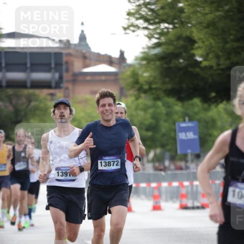 29.06.2025 - hella hamburg halbmarathon Jannik Wohlers http://msf.ph/oto/8173371 29.06.2025 09:42:08 Lombardsbrücke 2618, 10468, 11078, 13872, 13913, 14113, 15253, 16615, 18569 meine-sportfotos.de