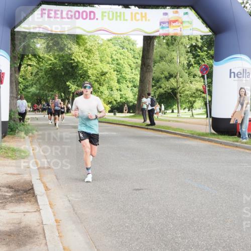 29.06.2025 - hella hamburg halbmarathon MichiJ http://msf.ph/oto/8173387 29.06.2025 10:15:37 Zwischen KM18-KM19 1271, 11994, 17003 meine-sportfotos.de