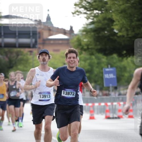 29.06.2025 - hella hamburg halbmarathon Jannik Wohlers http://msf.ph/oto/8173498 29.06.2025 09:42:09 Lombardsbrücke 2618, 10468, 11078, 13872, 13913, 14113, 15253, 16615, 18569 meine-sportfotos.de