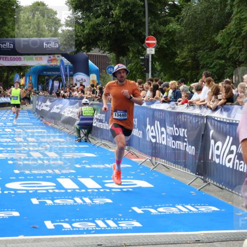 29.06.2025 - hella hamburg halbmarathon Zöllner http://msf.ph/oto/8173499 29.06.2025 10:24:04 Ziel 11194, 13440, 14753 meine-sportfotos.de