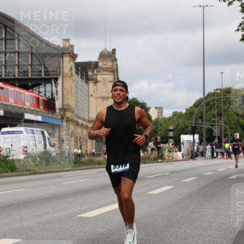 29.06.2025 - hella hamburg halbmarathon Yannick Fuchs http://msf.ph/oto/8173672 29.06.2025 10:25:38 20KM 2460, 2851, 3379, 3845, 7055, 7481, 8318, 9381, 11413, 12049, 12691, 15253, 17322, 18235, 18871 meine-sportfotos.de