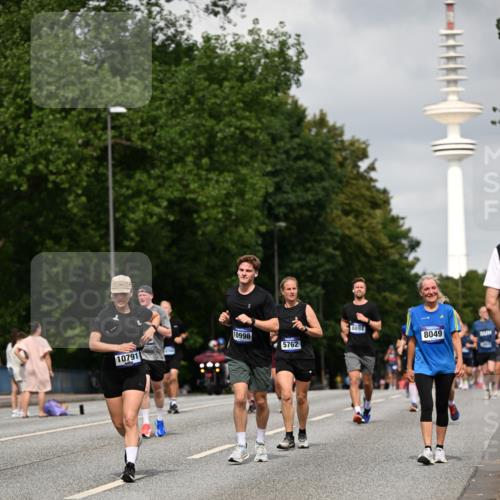 29.06.2025 - hella hamburg halbmarathon Dr. Thomas Lammeyer http://msf.ph/oto/8173678 29.06.2025 10:09:58 Kennedybrücke 1229, 1842, 2288, 3461, 4868, 5762, 7138, 7302, 8049, 8894, 8909, 9339, 9477, 9736, 9737, 9738, 9917, 10343, 10791, 10998 meine-sportfotos.de