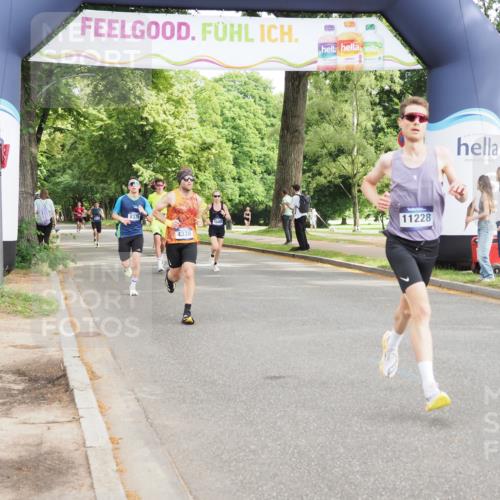 29.06.2025 - hella hamburg halbmarathon MichiJ http://msf.ph/oto/8173735 29.06.2025 10:15:42 Zwischen KM18-KM19 4338, 8376, 9767, 11228, 17003 meine-sportfotos.de