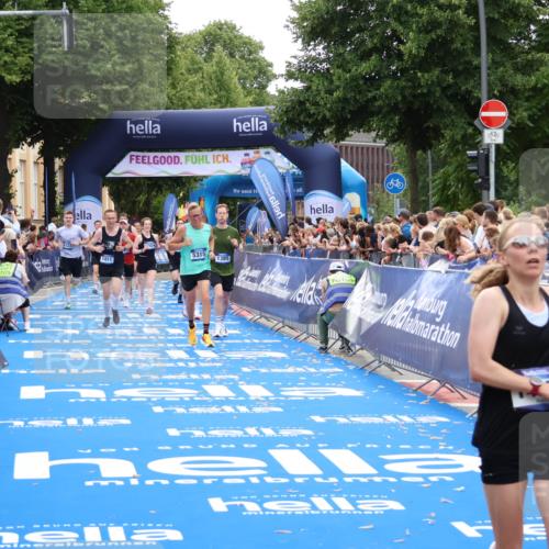 29.06.2025 - hella hamburg halbmarathon Zöllner http://msf.ph/oto/8173747 29.06.2025 10:37:04 Ziel 1385, 1411, 5315, 6123, 6458, 10738, 11120, 11620, 14691, 15261, 15410, 16992, 17024, 17125 meine-sportfotos.de