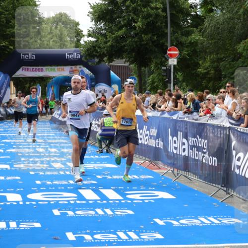 29.06.2025 - hella hamburg halbmarathon Zöllner http://msf.ph/oto/8173781 29.06.2025 10:24:14 Ziel 6816, 7331, 9269, 10234, 17614, 18569, 19041 meine-sportfotos.de
