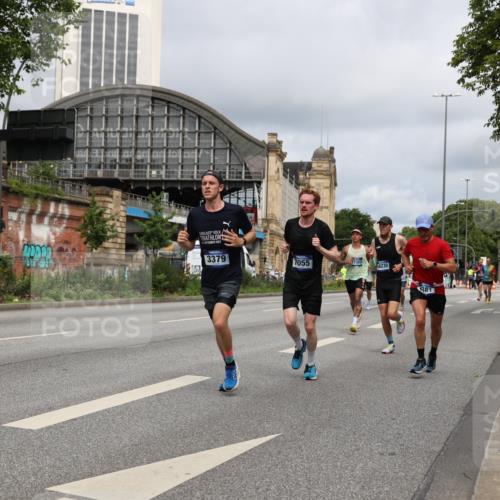 29.06.2025 - hella hamburg halbmarathon Yannick Fuchs http://msf.ph/oto/8173792 29.06.2025 10:25:47 20KM 2460, 2851, 3379, 3845, 5826, 7055, 7481, 7880, 8318, 9381, 11413, 13754, 16508, 17322, 18177, 18235, 18871 meine-sportfotos.de