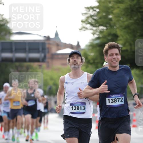 29.06.2025 - hella hamburg halbmarathon Jannik Wohlers http://msf.ph/oto/8173803 29.06.2025 09:42:10 Lombardsbrücke 2618, 10468, 11078, 13872, 13913, 14113, 15253, 16615 meine-sportfotos.de