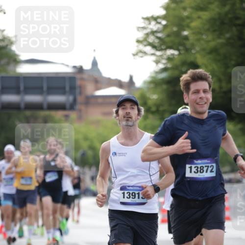 29.06.2025 - hella hamburg halbmarathon Jannik Wohlers http://msf.ph/oto/8173840 29.06.2025 09:42:10 Lombardsbrücke 2618, 10468, 11078, 13872, 13913, 14113, 15253, 16615 meine-sportfotos.de
