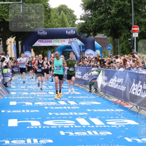 29.06.2025 - hella hamburg halbmarathon Zöllner http://msf.ph/oto/8173849 29.06.2025 10:37:05 Ziel 1385, 1411, 5315, 6123, 6458, 10738, 11120, 11620, 15261, 15410, 16992, 17024, 17125, 17658 meine-sportfotos.de