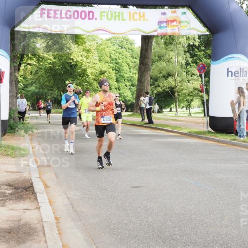 29.06.2025 - hella hamburg halbmarathon MichiJ http://msf.ph/oto/8173855 29.06.2025 10:15:42 Zwischen KM18-KM19 4338, 8376, 9767, 11228, 17003 meine-sportfotos.de