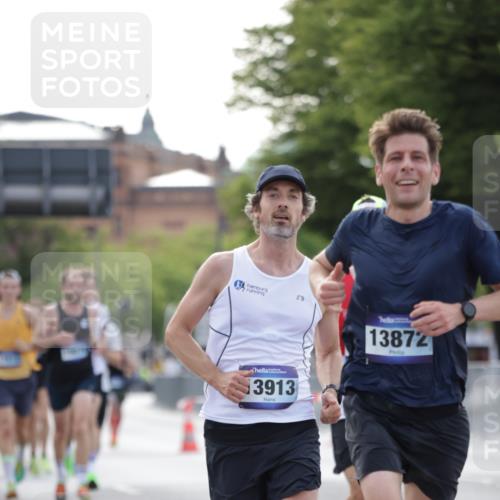 29.06.2025 - hella hamburg halbmarathon Jannik Wohlers http://msf.ph/oto/8174075 29.06.2025 09:42:10 Lombardsbrücke 2618, 10468, 11078, 13872, 13913, 14113, 15253, 16615 meine-sportfotos.de