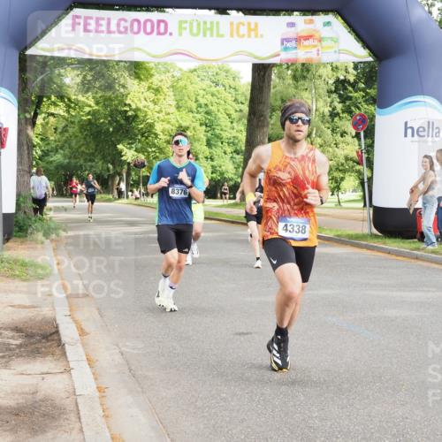 29.06.2025 - hella hamburg halbmarathon MichiJ http://msf.ph/oto/8174144 29.06.2025 10:15:43 Zwischen KM18-KM19 4338, 8376, 9767, 10468, 11228, 17003 meine-sportfotos.de