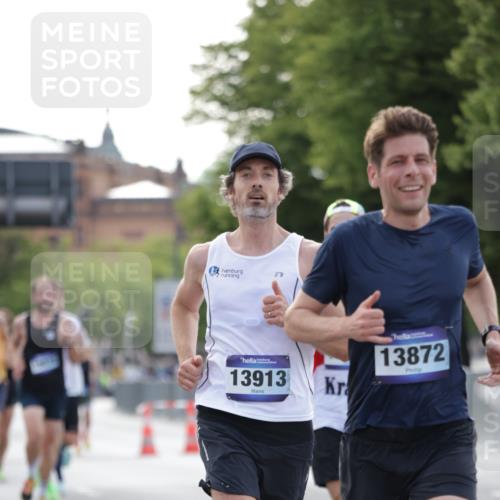 29.06.2025 - hella hamburg halbmarathon Jannik Wohlers http://msf.ph/oto/8174235 29.06.2025 09:42:10 Lombardsbrücke 2618, 10468, 11078, 13872, 13913, 14113, 15253, 16615 meine-sportfotos.de