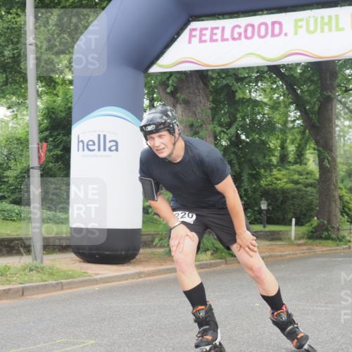 29.06.2025 - hella hamburg halbmarathon KatJ http://msf.ph/oto/8174291 29.06.2025 09:20:32 Zwischen KM18-KM19  meine-sportfotos.de