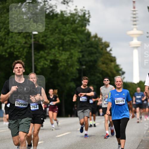 29.06.2025 - hella hamburg halbmarathon Dr. Thomas Lammeyer http://msf.ph/oto/8174419 29.06.2025 10:10:01 Kennedybrücke 1229, 1842, 2288, 3062, 3461, 4169, 5762, 7138, 7302, 8049, 8894, 8909, 9339, 9477, 9737, 9738, 9917, 10343, 10791, 10998 meine-sportfotos.de