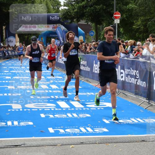 29.06.2025 - hella hamburg halbmarathon Zöllner http://msf.ph/oto/8174461 29.06.2025 10:24:56 Ziel 1271, 7142, 10867, 11678, 13872, 14836, 16361, 17752 meine-sportfotos.de