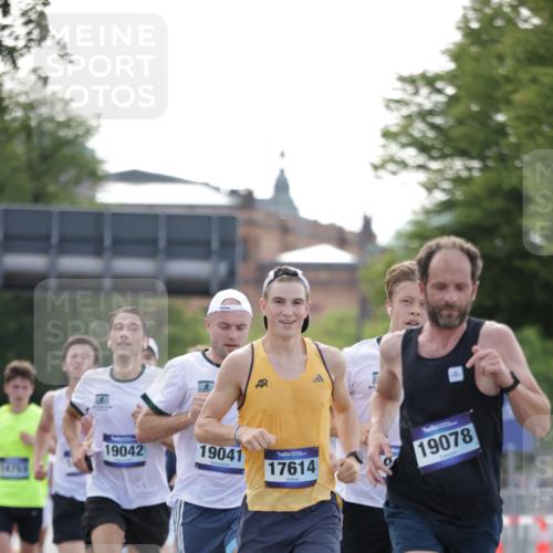 29.06.2025 - hella hamburg halbmarathon Jannik Wohlers http://msf.ph/oto/8174496 29.06.2025 09:42:14 Lombardsbrücke 2618, 7331, 7855, 9269, 10468, 11078, 12360, 13872, 13913, 14753, 14836, 16615, 17614, 19041, 19042, 19050, 19078 meine-sportfotos.de
