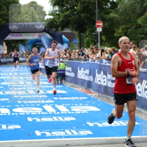 29.06.2025 - hella hamburg halbmarathon Zöllner http://msf.ph/oto/8174569 29.06.2025 10:24:59 Ziel 10867, 14836, 16361, 17752 meine-sportfotos.de