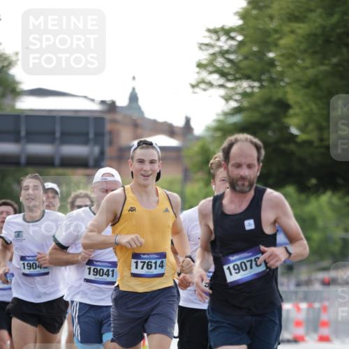 29.06.2025 - hella hamburg halbmarathon Jannik Wohlers http://msf.ph/oto/8174581 29.06.2025 09:42:14 Lombardsbrücke 2618, 7331, 7855, 9269, 10468, 11078, 12360, 13872, 13913, 14753, 14836, 16615, 17614, 19041, 19042, 19050, 19078 meine-sportfotos.de