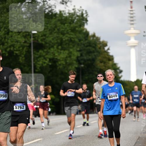 29.06.2025 - hella hamburg halbmarathon Dr. Thomas Lammeyer http://msf.ph/oto/8174591 29.06.2025 10:10:02 Kennedybrücke 1229, 1842, 2288, 3062, 3461, 4169, 5762, 7138, 7302, 7741, 8049, 8894, 8909, 9339, 9477, 9738, 9917, 10343, 10791, 10998 meine-sportfotos.de