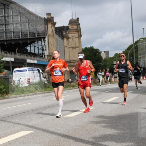 29.06.2025 - hella hamburg halbmarathon Yannick Fuchs http://msf.ph/oto/8174616 29.06.2025 10:26:23 20KM 3201, 3955, 4812, 6619, 10298, 10929, 12232, 12681, 13606, 13617, 14450, 14548, 15835, 18102, 19118 meine-sportfotos.de