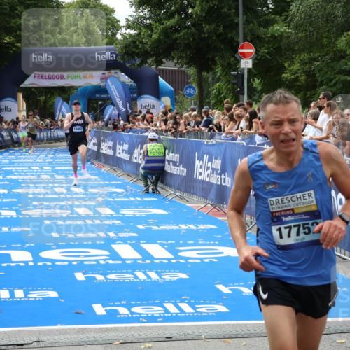29.06.2025 - hella hamburg halbmarathon Zöllner http://msf.ph/oto/8174617 29.06.2025 10:25:02 Ziel 2483, 10867, 17752 meine-sportfotos.de