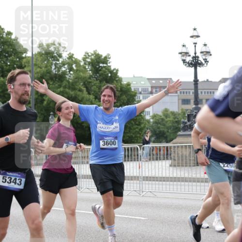 29.06.2025 - hella hamburg halbmarathon Jannik Wohlers http://msf.ph/oto/8174693 29.06.2025 10:22:18 Lombardsbrücke 1029, 2294, 2479, 2766, 2886, 3003, 3430, 3511, 3600, 3601, 4969, 5223, 5343, 5798, 6826, 6899, 7188, 7190, 7276, 7529, 7925, 8355, 8931, 9256, 9392, 9598, 10065, 10086, 10573, 10826, 10902, 11665, 12592, 13472, 13921, 13963, 14525, 14633, 14801, 14906, 15870, 16618, 16801 meine-sportfotos.de