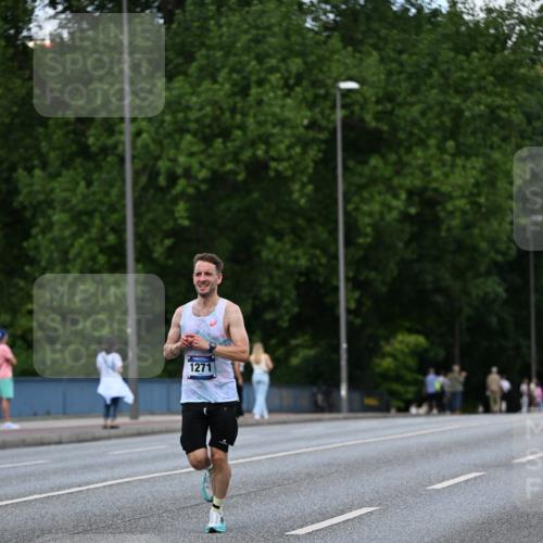 29.06.2025 - hella hamburg halbmarathon Dr. Thomas Lammeyer http://msf.ph/oto/8174711 29.06.2025 09:46:28 Kennedybrücke 1271, 6090, 7380, 9565, 9767, 10867 meine-sportfotos.de