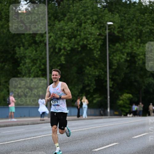 29.06.2025 - hella hamburg halbmarathon Dr. Thomas Lammeyer http://msf.ph/oto/8174780 29.06.2025 09:46:28 Kennedybrücke 1271, 6090, 7380, 9565, 9767, 10867 meine-sportfotos.de