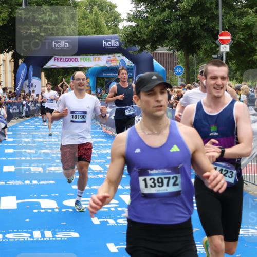 29.06.2025 - hella hamburg halbmarathon Zöllner http://msf.ph/oto/8174787 29.06.2025 10:37:19 Ziel 4860, 5003, 10190, 11423, 12900, 13972, 14459, 15178, 17137, 17726 meine-sportfotos.de
