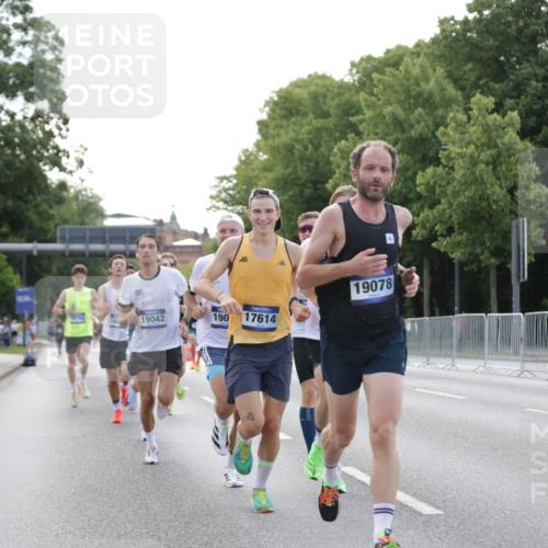 29.06.2025 - hella hamburg halbmarathon Jannik Wohlers http://msf.ph/oto/8174835 29.06.2025 09:42:16 Lombardsbrücke 5612, 7331, 7855, 9269, 10468, 11078, 11228, 12360, 13872, 13913, 14753, 14836, 16615, 17614, 19041, 19042, 19050, 19078 meine-sportfotos.de